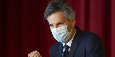 Der Epidemiologe Marcel Salathé fordert den Bundesrat auf, die ÖV-Maskenpflicht und die Isolationspflicht beizubehalten. (Archivbild)