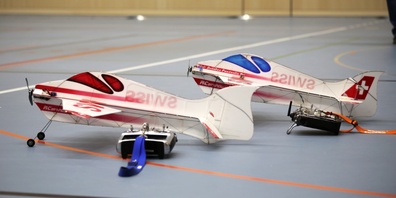 Dem Zuschauer boten sich bei den Wettkämpfen der Modellflugzeuge abenteuerliche Flugmanöver in höchster Präzision.