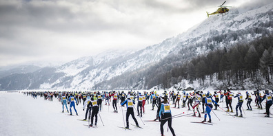 Grosses Feld: Rund 11'000 Läuferinnen und Läufer nahmen am Engadin Skimarathon teil. 