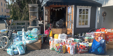 Unzählige Spenden trafen in Tuggen ein, welche geordnet werden mussten. 