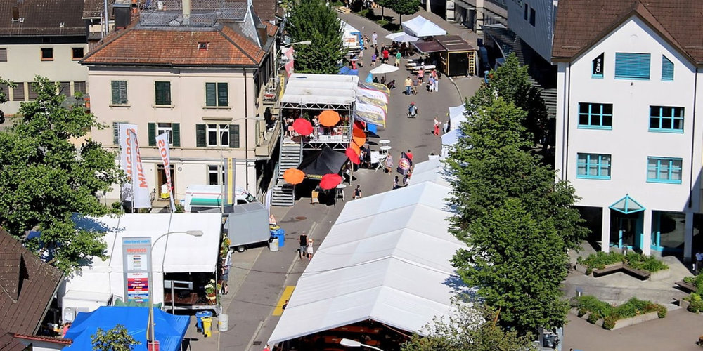 Das Wetziker Stadtfest will mit Vereinspatenschaften Firmen und Vereine näher zusammenbringen. (Archivbild)