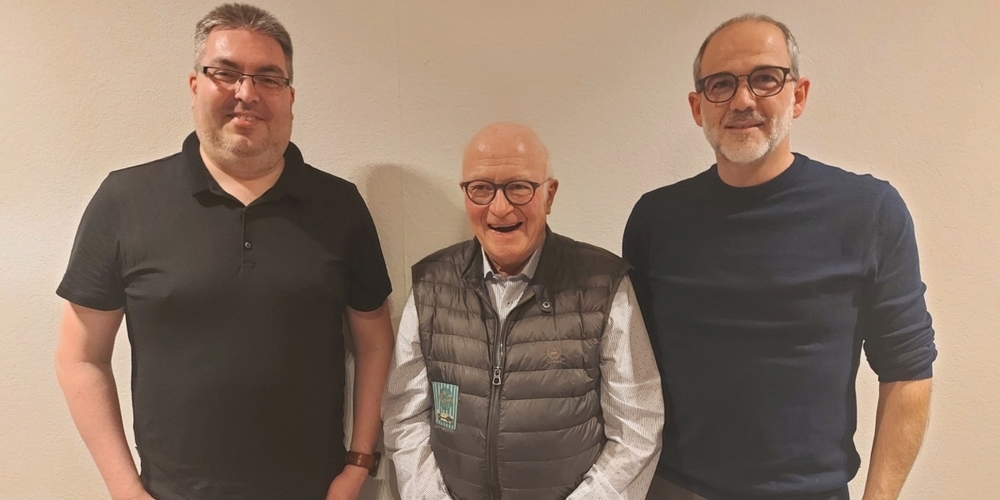 (v.l.n.r.) Neu dabei ist Posaunist Cornel Widmer, während Ruedi Elsener und Urs Dieziger für ihre langjährige Mitgliedschaft geehrt wurden.