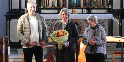 Erhielten ein Präsent: Edgar Ledergerber, Barbara Pochon, Christine Kramer (v.l.). 