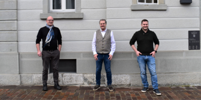 v.l.n.r.: Gemeindepräsident Rolf Huber, bisheriger Leiter Tiefbauamt Harald Herrsche und sein Nachfolger Damian Hutter.
