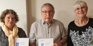 Christina Hollenstein war 20 Jahre aktive Samariterin, Ehrenpräsident Hansueli Geisser 40 Jahre aktiver Samariter. Und Ruth Bischofberger ist schon 40 Jahre Samariterlehrerin (von links).