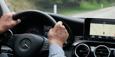 Der Höfner fuhr Auto, obwohl er nicht hätte dürfen. Dabei verursache er zwei kleinere Unfälle. 