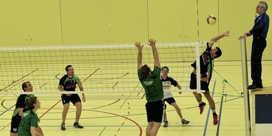 Spielertrainer Louis Rupf bei einem Schmetterschlag