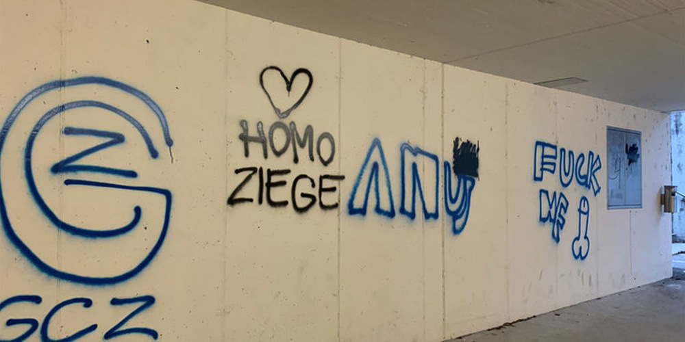 Einzige Verschandlung: Die Schmierereien in den Quartner Dörfern. 