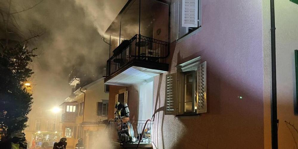 Einen Schaden von mehr als einer halben Million Franken hat am Montagabend ein Brand in Richterswil angerichtet