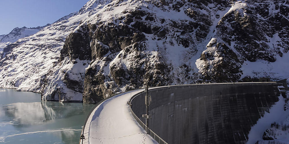 Nestlé erntet seit Jahresbeginn Strom aus dem Mauvoisin-Staudamm im Wallis. (Archivbild)