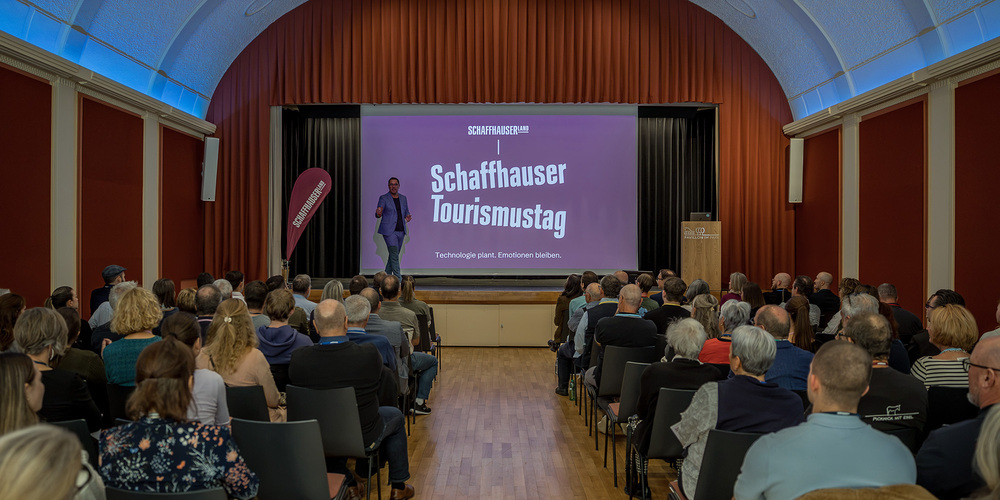 Technologie plant die Reise, Emotionen bleiben