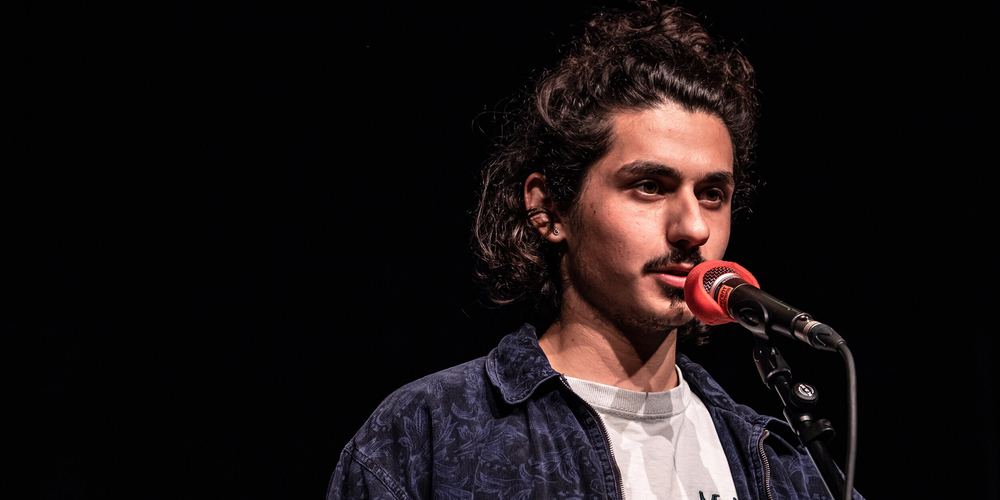 Am 16. Februar tritt Jonas Balmer im Vögele Kultur Zentrum als Slam-Poetist auf. 