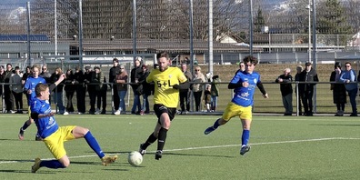Am 26./27. März starten die Rheintaler 2.- und 3. Liga-Teams mit der Rückrunde. Am Alpha-Cup setzt es für den FC Diepoldsau (blaue Trikots) eine knappe 0:1 Niederlage gegen Widnau ab. 