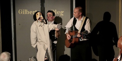 Illusion oder Wirklichkeit? Lebt Hund «Robbie the doggie» wirklich, oder ist er eine Phantasie des Schauspielers?