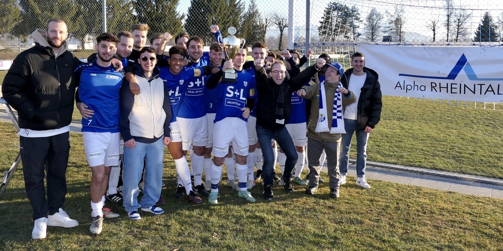 Der FC Widnau durfte ein weiteres Mal den Pokal des ALPHA-Cups entgegennehmen