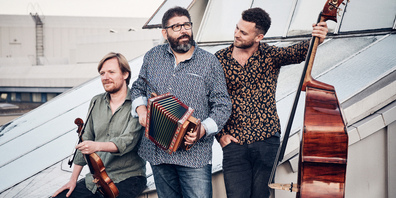 Andreas Gabriel (von links), Markus Flückiger und Pirmin Huber aus Galgenen sind für den Preis der deutschen Schallplattenkritik nominiert. (Bild: zvg)