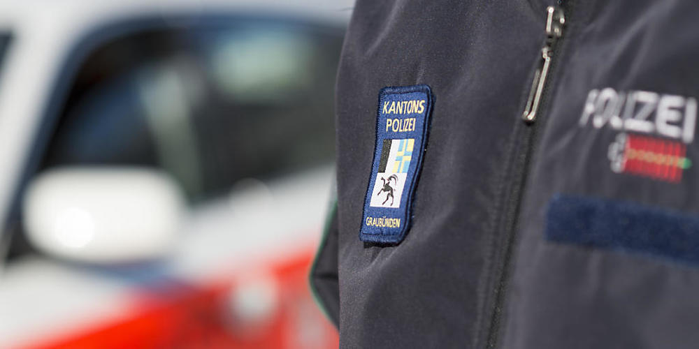 Zusammen mit dem Räuber hat die Polizei auch dessen kriminellen Kumpanen geschnappt. (Symbolbild)