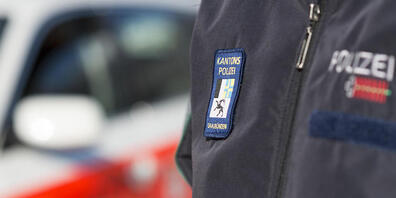 Zusammen mit dem Räuber hat die Polizei auch dessen kriminellen Kumpanen geschnappt. (Symbolbild)