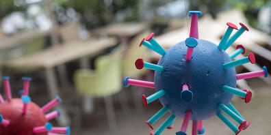 Die Schweiz befindet sich auf dem Weg zurück zur Normalität. Das Verlangen der Bevölkerung ist gross, im Alltag künftig ohne grosse Einschränkungen mit dem Coronavirus zu leben. (Symbolbild)