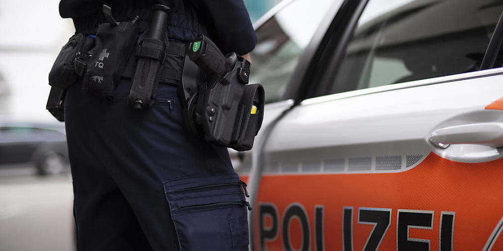 Ein 31-jähriger Mann ist in der Nacht auf Samstag in St. Gallen tätlich angegriffen worden. Die Polizei sucht Zeugen. (Symbolbild)