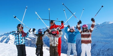 Das Team der Schweizer Ski- und Snowboardschule Elm freut sich auf spassige und lehrreiche Tage im Schnee mit Euch!