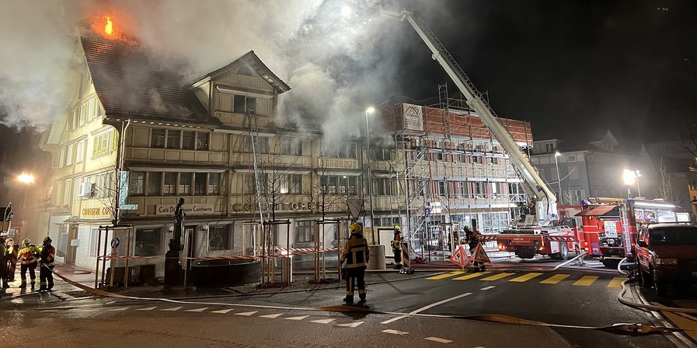 Brand im Dorfzentrum Wattwil am 12. April 2022.