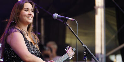 Joya Marleen aus St.Gallen ist im letzten August am Open Air Gampel aufgetreten und nun gleich drei Mal für einen Betonklotz nominiert.