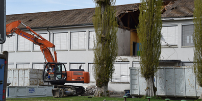 Diese Woche wurde mit dem Abriss des 36er-Schulhauses begonnen.