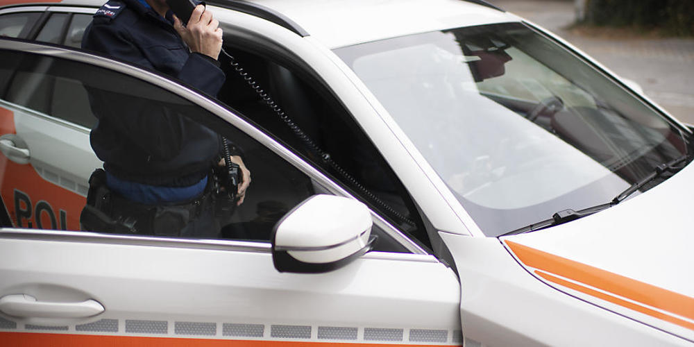 Nach Angaben der Kantonspolizei St.Gallen hat sich eine E-Bikerin bei einem Verkehrsunfall in Altstätten unbestimmte Verletzungen zugezogen. Sie wurde ins Spital gebracht. (Archivbild)