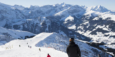 Das sonnige Wetter an Ostern lockte viele Besucherinnen und Besucher in die Skigebiete. (Symbolbild)