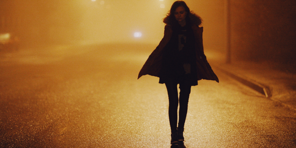 «Catcalling» bezeichnet sexuell anzügliches Rufen, Reden, Pfeifen oder sonstige Laute im öffentlichen Raum,