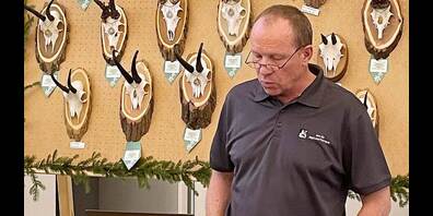 Wildhüter Karlheinz Jäger orientierte über aktuelle jagdliche Themen und Zahlen. 