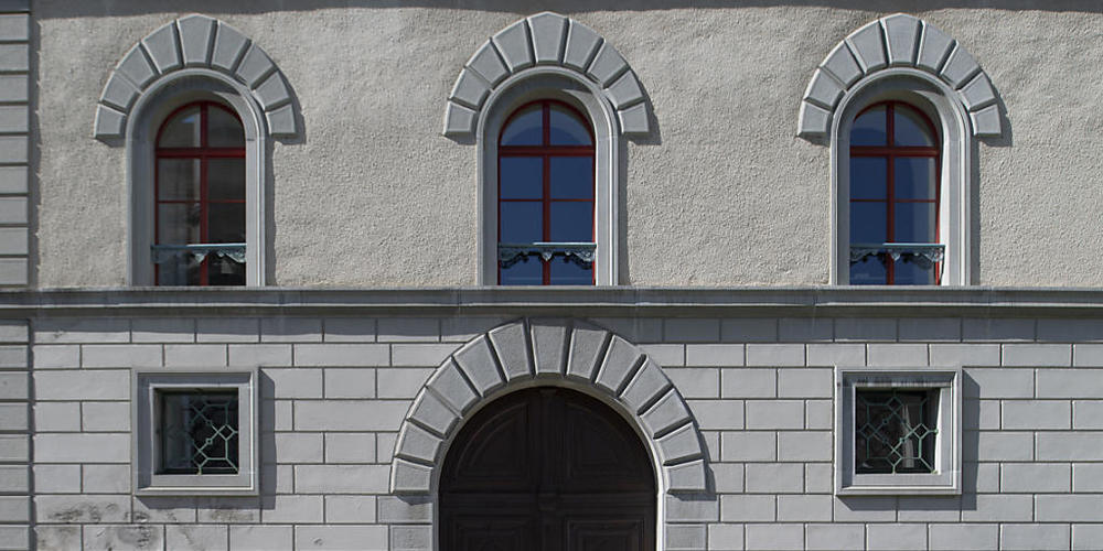 Das Kreisgericht St. Gallen hat am Donnerstag einen 44-jährigen Ex-Kaderbanker verurteilt, dem unter anderem Betrug und Veruntreuung vorgeworfen wurde. (Archivbild)