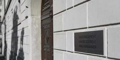 Im St. Galler Kantonsgericht ist am Donnerstag ein Ex-Banker zu 7 Jahren Freiheitsstrafe verurteilt worden.