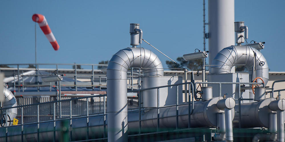 Rohrsysteme für den Gas-Empfang der Ostsee-Pipeline Nord Stream 1 in Mecklenburg-Vorpommern. Der EU-Aussenbeauftragte Josep Borrell sieht derzeit noch keine geschlossene Haltung der EU zu einem Importstopp von russischem Öl und Gas.