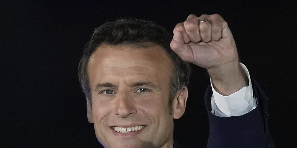 Durch seine Wiederwahl kann in Frankreich ein deutlicher Schritt nach rechts verhindert werden: Emmanuel Macron bleibt weiterhin der Präsident von Frankreich. Foto: Christophe Ena/AP/dpa