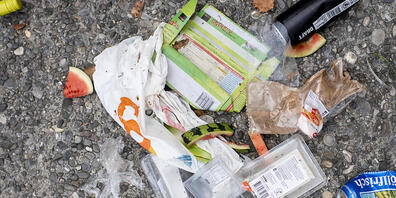 So soll es künftig nicht mehr aussehen: Der Kantonsrat will Einweggeschirr an grösseren Veranstaltungen verbieten. (Symbolbild)