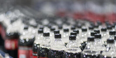 Coca-Cola steigert den Umsatz im ersten Quartal 2021 um fast einen Fünftel. (Archivbild)
