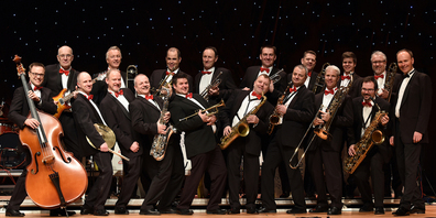 Im Maihofsaal in Schindellegi lädt der «Swing und Dinner»-Abend der Let's Go Big Band zu Musik und Genuss ein. 