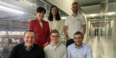 Die beiden Kantonsrätinnen Imelda Stadler und Andrea Abderhalden-Hämmerli, CEO Ivo Högg, Flurin Schmid, Ruben Schuler und Simon Seiler (von links).