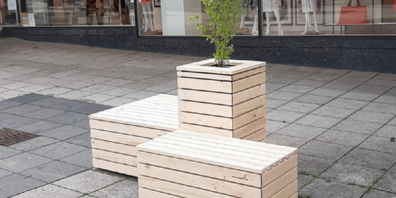 So sehen die nachhaltig produzierten Sitz- und Pflanzenmodule aus.