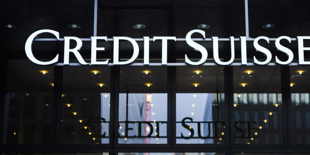 Die Credit Suisse ist auch zum Jahresauftakt in den roten Zahlen geblieben. (Archivbild)