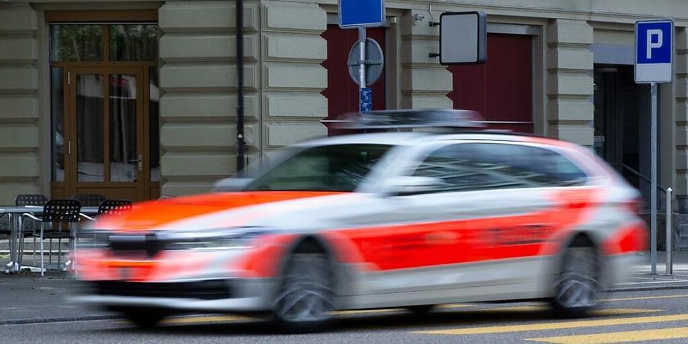 Ein 20-jähriger Mann hat versucht, sich in Goldach SG einer Polizeikontrolle zu entziehen. Er war mit einem entwendeten Fahrzeug unterwegs.