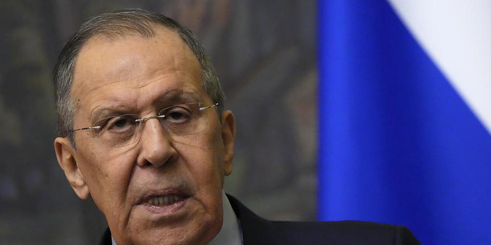 Sergej Lawrow, Außenminister von Russland, spricht während einer Pressekonferenz nach seinen Gesprächen mit Bahrains Außenminister al-Sajani. Foto: Alexander Zemlianichenko/Pool AP/dpa