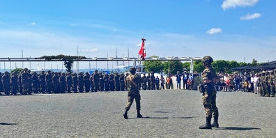 Heute beginnt für die Soldatinnen und Soldaten des Mech Bat 14 der WK, die Standartenübernahme dazu fand auf dem Fischmarktplatz statt.
