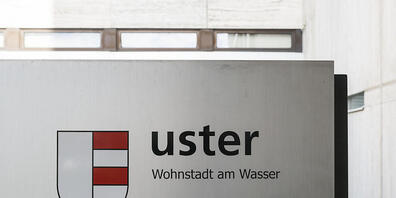 Der Stadtrat Uster setzt sich dafür ein, dass das Spital definitive und unbefristete Leistungsaufträge erhält. (Symbolbild)