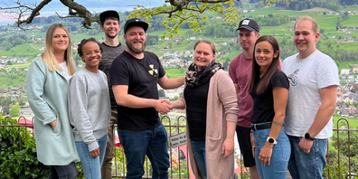 Vorstand (alt und neu): v.l.n.r. Sandra Leimbacher, Lara Kamara, Reto Latzer, Marco Forrer, Gabriela Fahrni, Michael Steinmann, Aisha Lämmler, Peter Sonderegger.