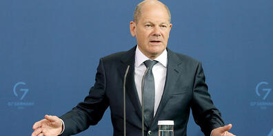 Bundeskanzler Olaf Scholz sagt der Ukraine weitere 125 Millionen Euro für humanitäre Hilfe zu. Foto: Wolfgang Kumm/dpa
