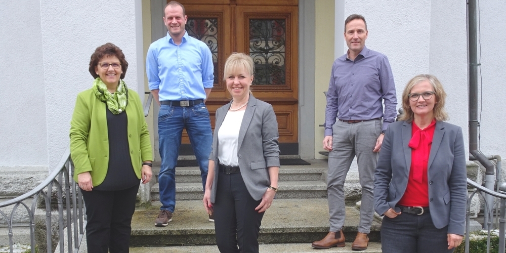 Der Gemeinderat Benken: (v.l.n.r.) Ursula Kalbermatten, Daniel Hofstetter, Priska Fäh, Andreas Meier und Gemeindepräsidentin Heidi Romer.