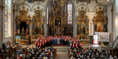 Mitglieder der Trägervereine singen am 3. April beim Einstimmungskonzert aufs Jodlerfest in der Pfarrkirche in Appenzell. 